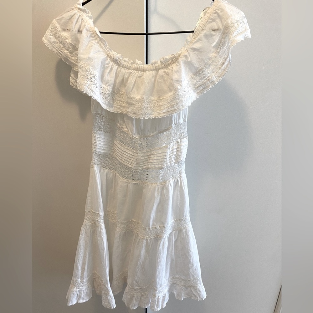 Rahi Ruffle Lace Panel Mini Dress. Color: White Size: Small - Picture 3 of 3